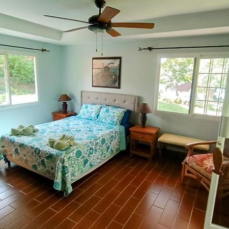 Villas At Gone Fishing Panama Resort 보카 치카 외부 사진